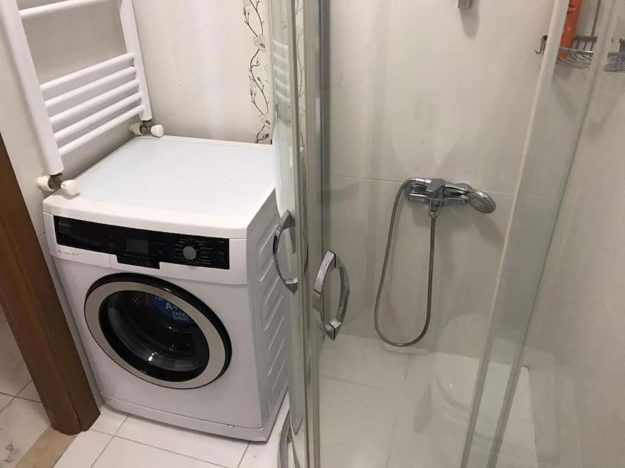 Istanbul'Un Merkezinde Cevahir Avm Karsisi 1+1 Yeni Ev Esterno foto