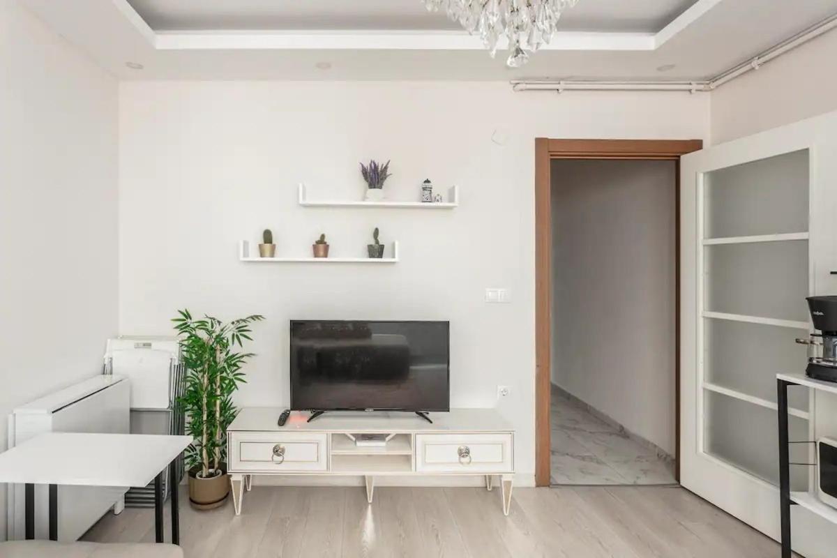 Istanbul'Un Merkezinde Cevahir Avm Karsisi 1+1 Yeni Ev Esterno foto